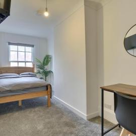 WorkStay Portsmouth - Quiet Contractor House near Dockyard, מלון בפורטסמות'