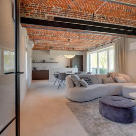 Ferme de Pétrieux - Gîte "Le Peuplier" avec piscine et wellness, hotel di Tournai