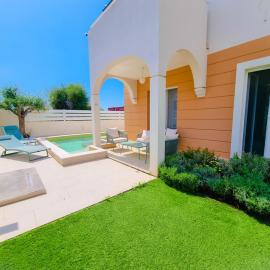 Calypso Luxury Pool&Spa, hotel v Pule
