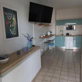 Studio spacieux avec piscine et parking