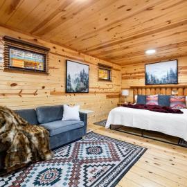 Bison Trail House- Rustic Cabin Retreat