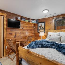 Hidden Pines Cabin- A Peaceful Black Hills Retreat