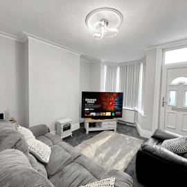 3-Bed Contractor House - 2 Bathrooms - Wi-Fi