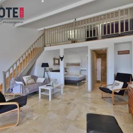 A La Vaquera - Gîte équestre, hotel in Châteauneuf-lès-Martigues