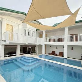 Calamba में, होटल Casa Sakura 2