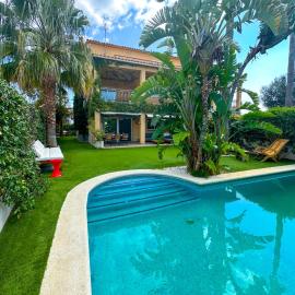 Villa Rocamar by Hello Homes Sitges, hôtel à Sitges