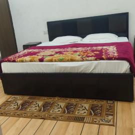 Hotal royal inn piler no737 near Duhai RRTS Metro, hotel i Ghaziabad