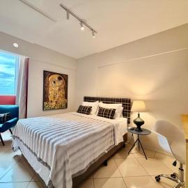 Studio Spot Near USP and Shopping Malls