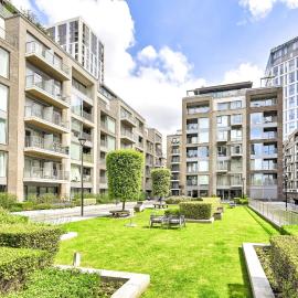 Chelsea Creek Modern Three Bedroom Apartment, Hotel in London