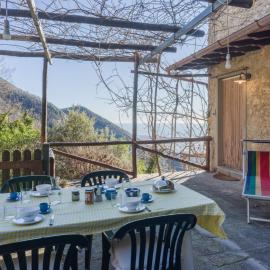 Holiday Home Casa dei Nonni by Interhome, hotel v destinácii Culla