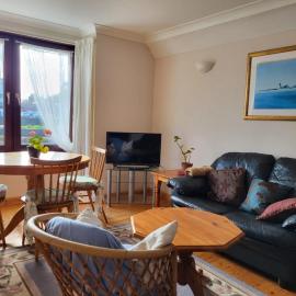 Sunny south facing Riverside home, hotell i Ayr