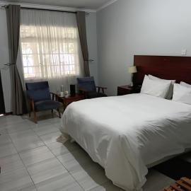 The Village Inn Hotel, Nyanga, Hotel in Nyanga