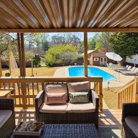 Viesnīca VIP World Cup Getaway Stylish Home for Soccer Fans pilsētā Stounmauntina