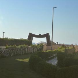 شاليه بجنينه علي البحر في المعموره الشاطئ, hotel in Alexandria