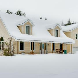 Explore the White Mountains! Spacious Rural Home, viešbutis mieste Thornton
