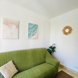 Stylish 2 Bedrooms near Metro 1 King bed & quiet retreat