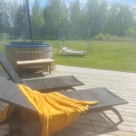 Villa Nõva külalistemaja saunaga, hotel v destinácii Vaisi