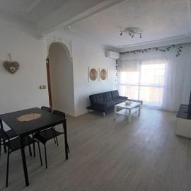 Sevilla Gateway a 10 min Sevilla y cerca aeropuerto, 3 habitaciones, 2 camas en cada habitación y sofá cama