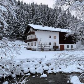 Haus Sauberbach, hotell i Jerzens