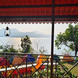 Chillout Stay- Luxury Tent Stay Lonavala, khách sạn ở Lonavala
