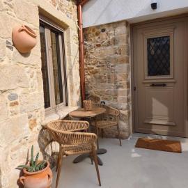 ARETOUSA Private Village Suite