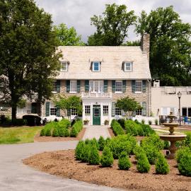 Bavarian Inn، فندق في شبردزتاون