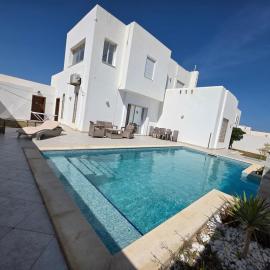 Belle villa avec piscine 3 chambres dont 2 suites