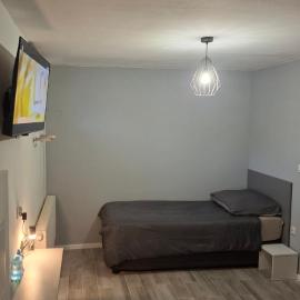 FORT BLIZNE NOCLEGI SUTERENA - standard & basic rooms