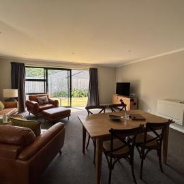 Brand new Waikawa modern townhouse, hotel a Waikawa