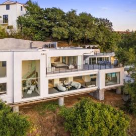 4 Bedroom House in Beverly Hills
