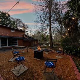 King Bed Creekfront Retreat in Jacksonville
