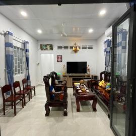 Vùng ven Homestay, Hotel in Cho Lach