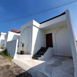Villa Luck Canggu Bali unit 8, hotel in Canggu