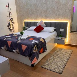Quantum stay 1 BHK couples family corporate, hotel in Noida