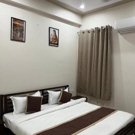 Bhavya Guest House, hotel in Rīngas
