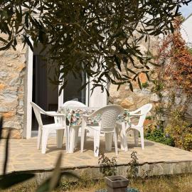 Trikorfo Beach Apartment, 150m from Sandy Beach