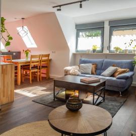 Gemütliche Ferienwohnung mit 2 Schlafzimmern, Fitness & Bestlage, hotel em Augsburg