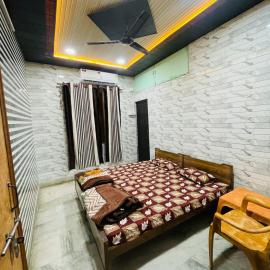 Dwarkapuri Paras guest house, hotel in Mathura