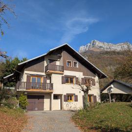 Studio indépendant chez habitant, hotelli kohteessa Saint-Pierre-dʼAlbigny