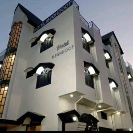 Hotel Meghdoot, hotel u gradu Bhadohī