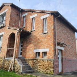Cozy House, hotel in Boissy-Saint-Léger