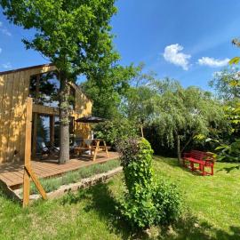 Physio House Sokolik, hotel in Komarno