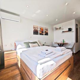 PAVLIN Bed & Breakfast، فندق في Šenturska Gora