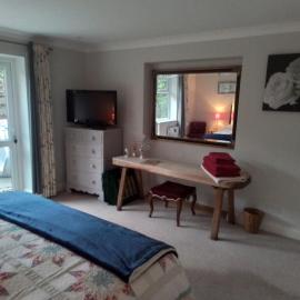 A Peaceful Stay On The Edge Of The Ashdown Forest، فندق في فورست رو