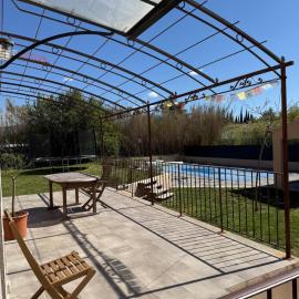 Villa Luxe Piscine privée 900m centre Parking, hotel in Vaison-la-Romaine