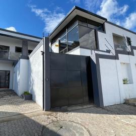 Premium View Guesthouse, hotel a Windhoek
