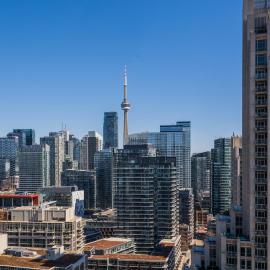 High-Rise Condo with CN Tower View - Balcony - Free Parking - Downtown Toronto