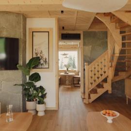 Lovelia - Luxury Mountain Chalet with Hot Tub