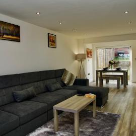 Spacious House Near Rochester Sleeps 10, hotel di Strood