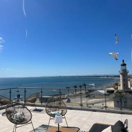 Le Phare du Grau Duplex dexception rooftop 100 m vue mer panoramique